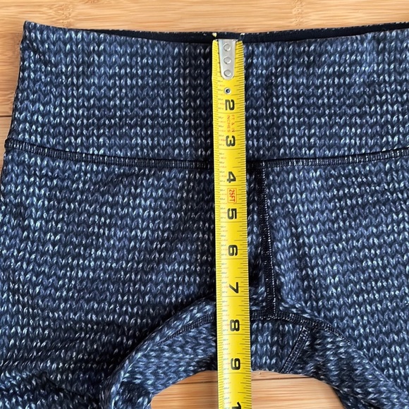 Lululemon Wunder Under Leggings - Picture 9 of 13